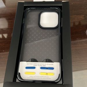 Tech21 iPhone 13 Pro Evocheck case